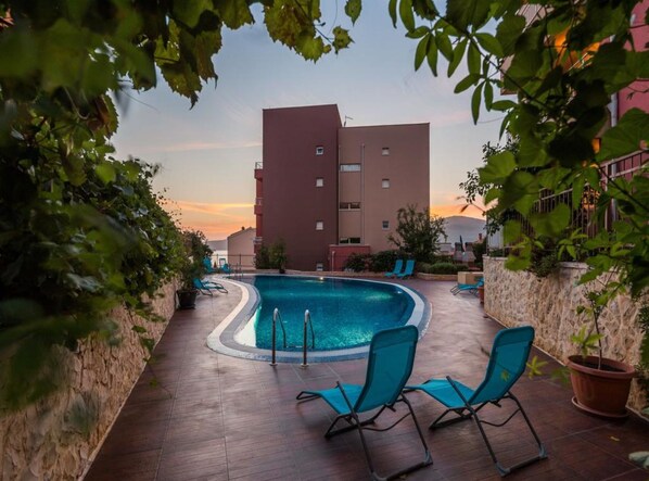 Apartment (Two Bedroom Apartment with Pool) | Outdoor pool - Elegant Hideaway Apartment With Pool (Okrug)