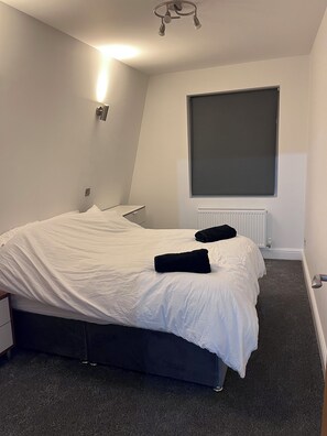 2 Schlafzimmer, Bügeleisen/Bügelbrett, Bettwäsche