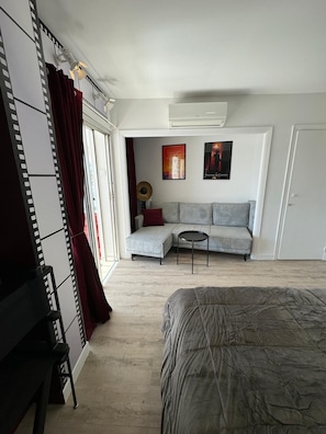 1 habitación, escritorio, tabla de planchar con plancha y wifi 