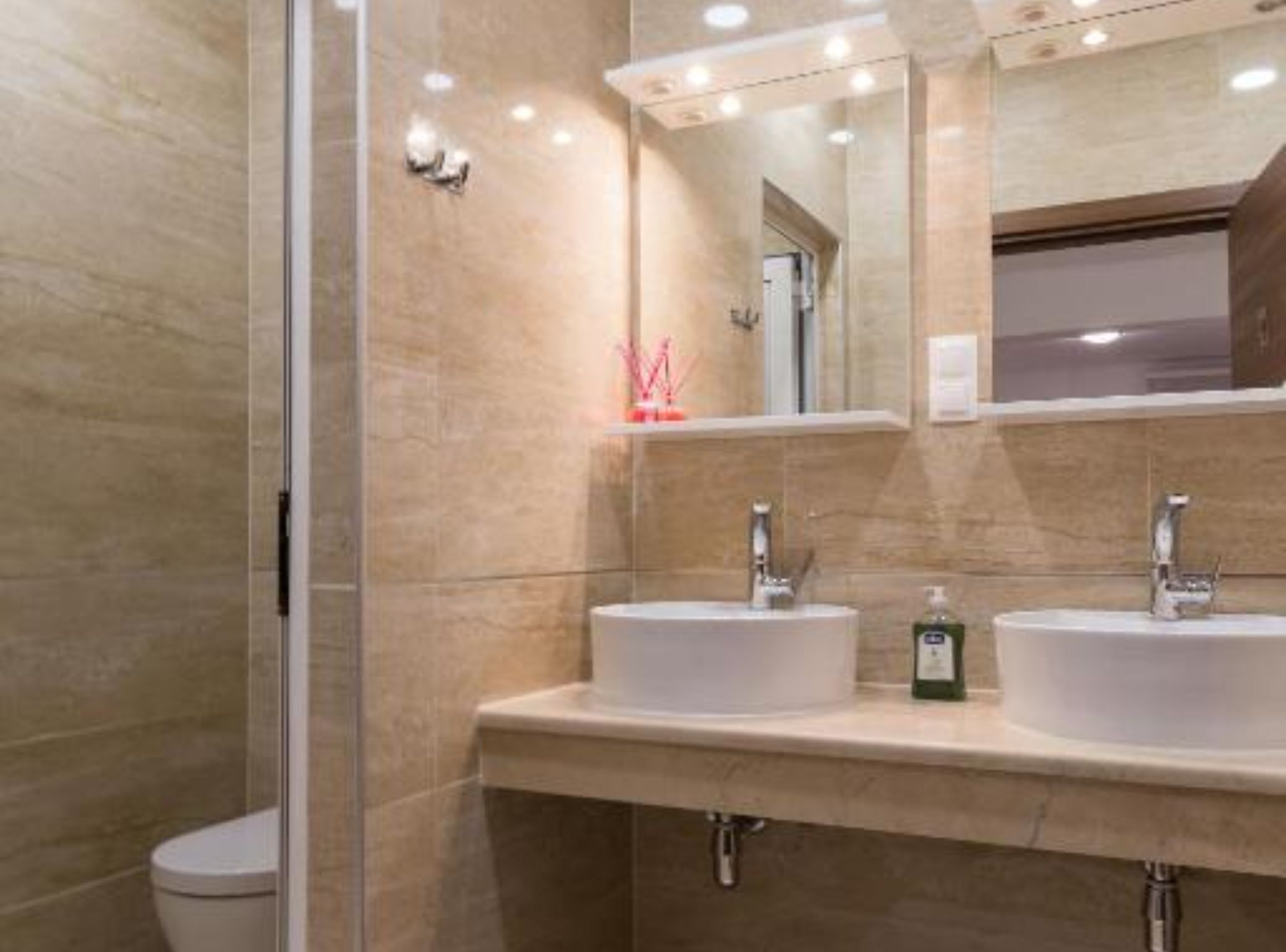Shower, towels
