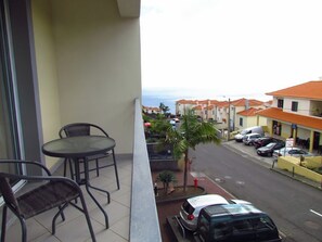 Outdoor dining - SUCASA APARTMENT (Caniço)