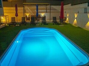 4 piscinas externas, guarda-sóis, espreguiçadeiras