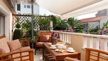 Studio (Studio Standard (A1)) | Balcony