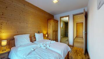 Apartment | 3 bedrooms, individually furnished, bed sheets