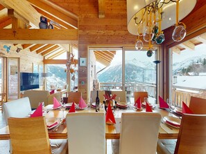 Chalet | Dining