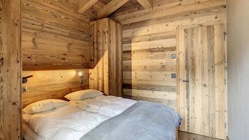 Apartemen | 2 kamar tidur dan dilengkapi dengan perabotan berbeda-beda