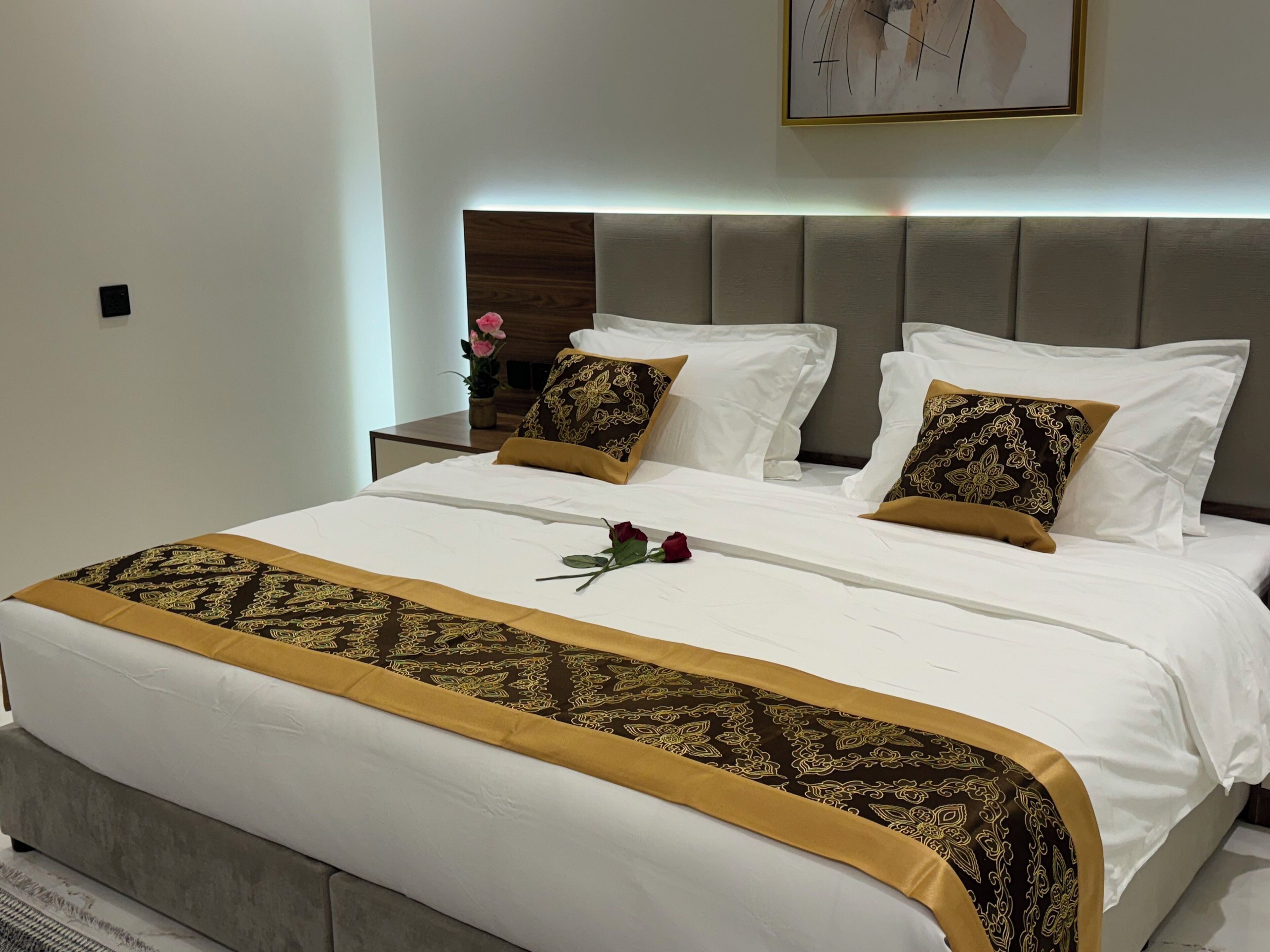 Egyptian cotton sheets, premium bedding, pillow-top beds, minibar