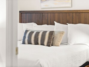 1 bedroom, iron/ironing board, free WiFi, bed sheets - Red Pine N3 | Fireplace | Full Kitchen | Washer & Dryer | Patio | Pools & Hot Tub | Walk to Lifts (Park City)