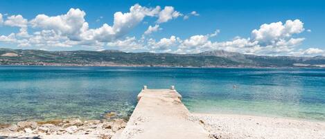 獨棟房屋 (Three Bedroom Holiday Home) | 浴室 | 淋浴設備、毛巾