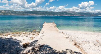 Seaside Getaway Holiday Home With Patio Slatine