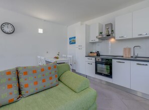 Hus (Three Bedroom Holiday Home) | Eget kök | Kylskåp