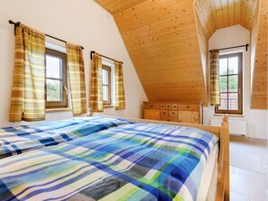 Villa | 2 bedrooms, individually furnished, iron/ironing board, bed sheets - Beautiful Villa With Activities (Varvažov)