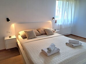 3 bedrooms, cots/infant beds, free WiFi