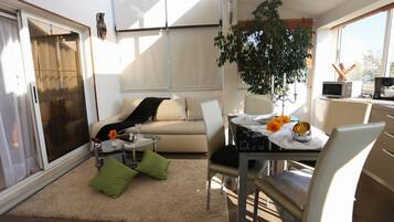 Villa (Five Bedroom Villa with Pool) | Cocina privada | Refrigerador