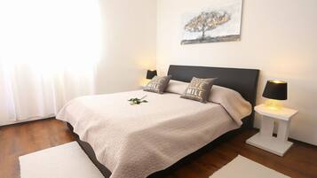 Villa (Five Bedroom Villa with Pool) | 5 bedrooms, cots/infant beds, free WiFi