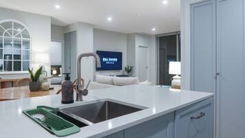 Luxury Apartment, 3 Bedrooms, Ocean View | Private kitchenette | Full-sized fridge, microwave, dishwasher, espresso maker