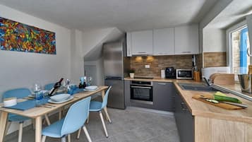 Villa (Two Bedroom Villa) | Cocina privada | Refrigerador