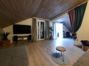 Apartment (Two Bedroom Apartment With Sea View) | Living room | 32-inch flat-screen TV with satellite channels - Apartment Katarina (Jelsa)