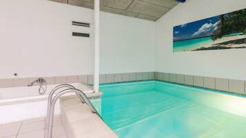 House | Pool