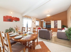 Villa (Six Bedroom Villa with Pool) | Living room | 32-inch flat-screen TV with satellite channels, ping pong