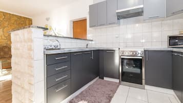 Villa (Six Bedroom Villa with Pool) | Eigene Küche | Kühlschrank