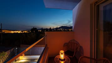 Villa (Four Bedroom Villa) | Balcón