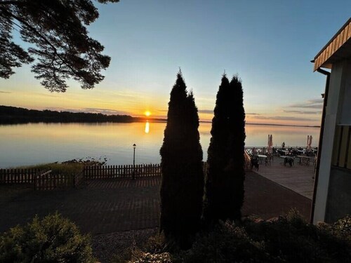 Ateljé i villa Dörarp stort rum och uteplats