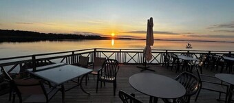 Ateljé i villa Dörarp stort rum och uteplats