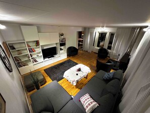 Fernseher, Stereoanlage