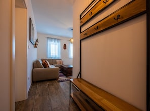 Căn hộ (Three Bedroom Apartment) | Khu sảnh