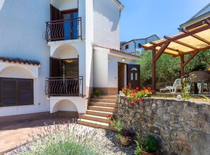Huoneisto (One Bedroom Apartment with Terrace) | Ulkopuoli