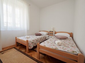 Appartement (One Bedroom Apartment with Balcony) | 1 chambre, accès au Wi-Fi (inclus)