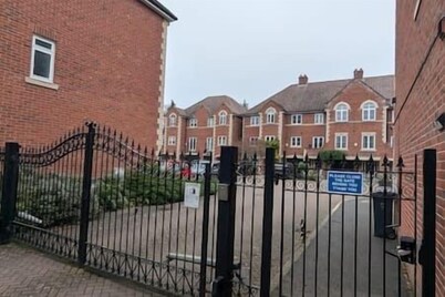 Luxury Elm Tree Stay with Cinema room and sleeps 12