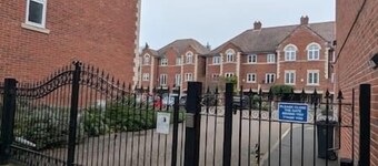 Luxury Elm Tree Stay with Cinema room and sleeps 12