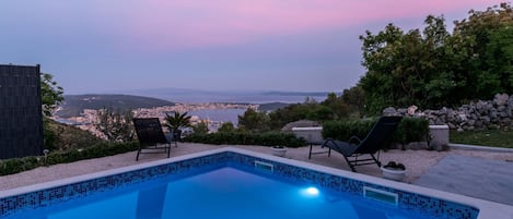 Villa (Three Bedroom Villa) | Piscine extérieure | Piscine extérieure, chaises longues