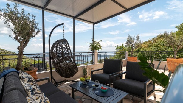 Villa (Three Bedroom Villa) | Lounge