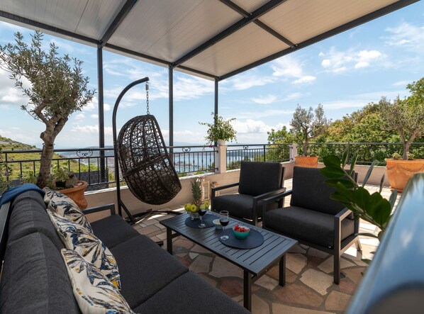 Villa (Three Bedroom Villa) | Lounge