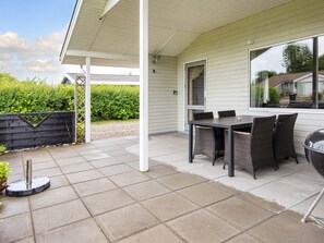 Outdoor dining - 4 Star Holiday Home in Hejls (Hejls)