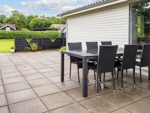 Outdoor dining - 4 Star Holiday Home in Hejls (Hejls)