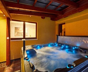 Villa | Pool | Indoor pool, outdoor pool