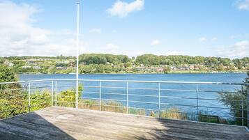 House | Water view