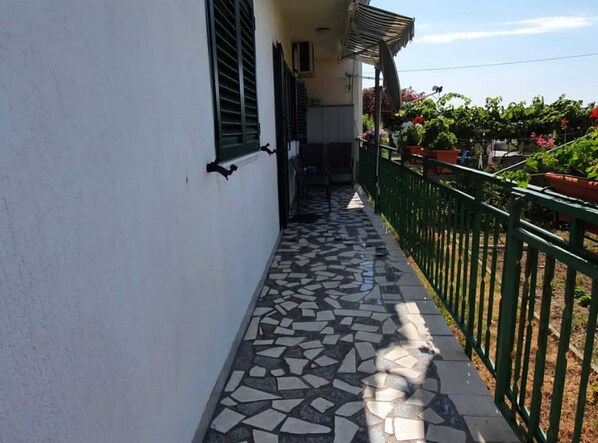 Departamento (Three Bedroom Apartment) | Terraza o patio