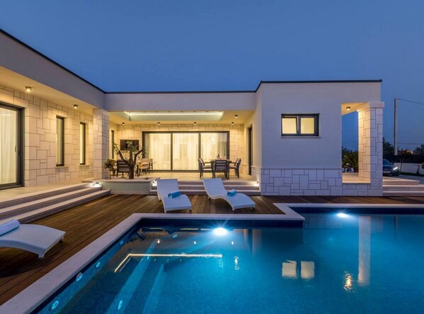 Villa (Three Bedroom Villa with Pool) | Outdoor pool | Outdoor pool, pool umbrellas, sun loungers - Sophisticated Oasis Residence Villa With Pool (Kastela)