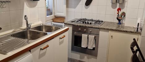 Four, plaque de cuisson, lave-vaisselle