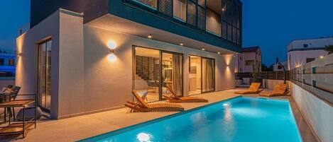 Villa (Four Bedroom Villa with pool) | Außenpool