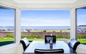 House - Beachfront Bliss - Wi-fi BBQ Group House (Victor Harbor)