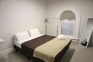 Apartment | 2 bedrooms - Seafield Tower Glenelg Apartment no 5 (Glenelg)