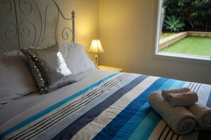 House - Seaford Beachfront House (Seaford)