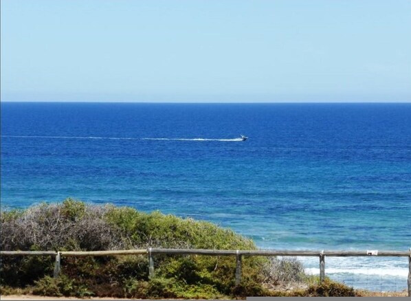 House | 4 bedrooms - Seaford Beachfront House (Seaford)