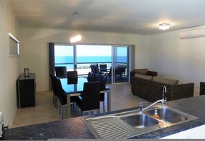 4 bedrooms - Seaford Beachfront House (Seaford)
